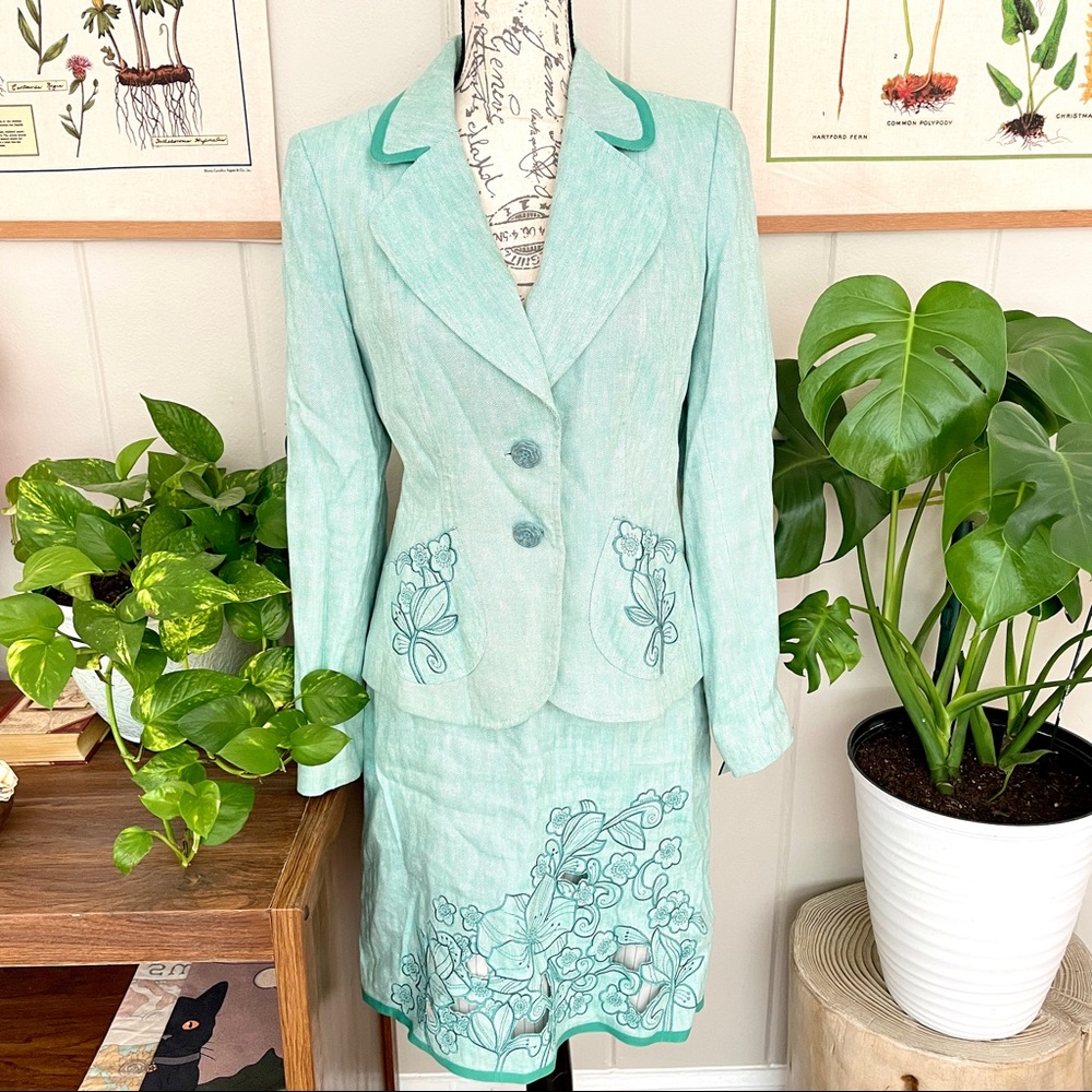 🪺 Y2K embroidered woven linen matching skirt set with piping 🪺